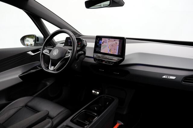 Volkswagen ID.3 First Max 58 kWh - 204 pk **Head up / Pano / Trekhaak / Leer