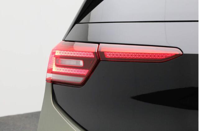 Volkswagen ID.3 Pro Business 59 kWh Volkswagen ID.3 Pro Business 58 kWh 19 inch Lichtmetalen velgen | App Connect | Navigatie | Achteruitrijcamera | IQ Light | Facelift