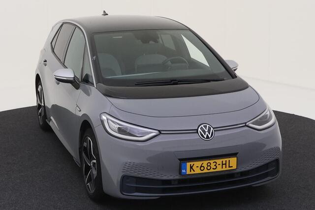Volkswagen ID.3 First Plus 58 kWh / CAMERA/ PARK. SENSOREN/ IQ. LIGHT/ GETINT GLAS/ NAVI/ 19" LMV