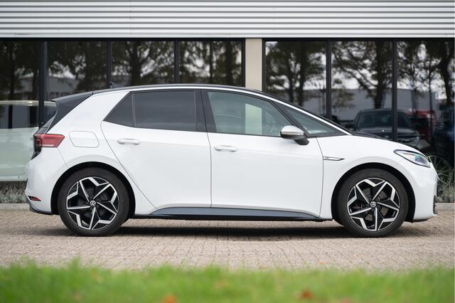 Volkswagen ID.3 First Plus 58 kWh | Navi | Camera | Adapt. Cruise | Stoel- stuurverw. | Apple CarPlay