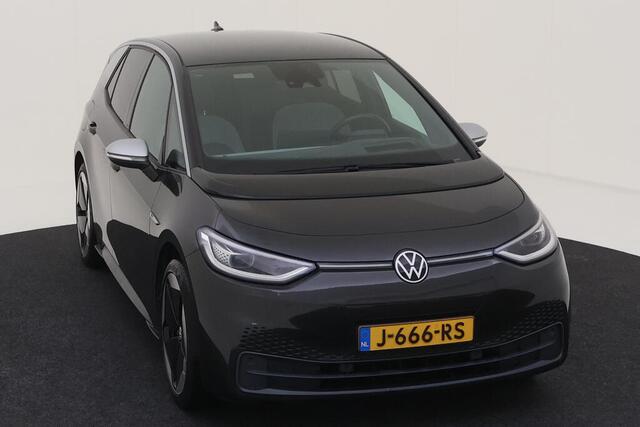 Volkswagen ID.3 First Max 58 kWh / PANO/ CAMERA/ PARK. SENSOREN/ IQ. LIGHT/ ERGO ACTIVE/ NAVI/ CLIMA/ STOELVERWARM./