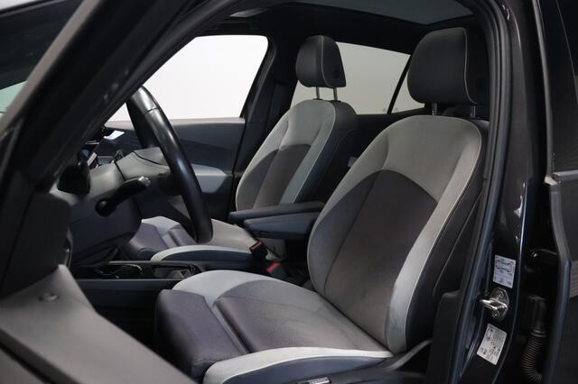 Volkswagen ID.3 First Max 58 kWh | Panoramadak | Matrix LED | Trekhaak