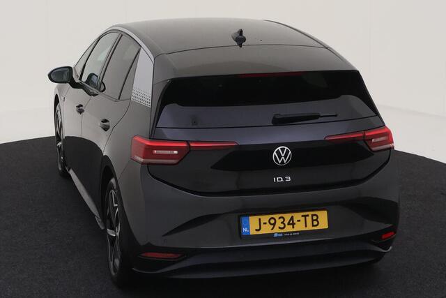 Volkswagen ID.3 First Plus 58 kWh / Navigatie / Camera / Parkeersensoren V+A / App connect / Lichtmetaal 19 inch /