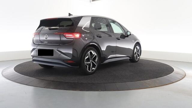 Volkswagen ID.3 First Plus 58 kWh | Stoelverwarming | Stuurverwarming | Camera | Adaptive Cruise Control | Navigatie | Standkachel | Keyless | Parkeersensoren | LED | Apple Carplay | BTW |