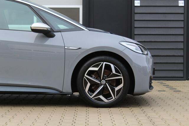 Volkswagen ID.3 First Plus 58 kWh | SOH 87% | Incl BTW | Trekhaak | Stoelverwarming