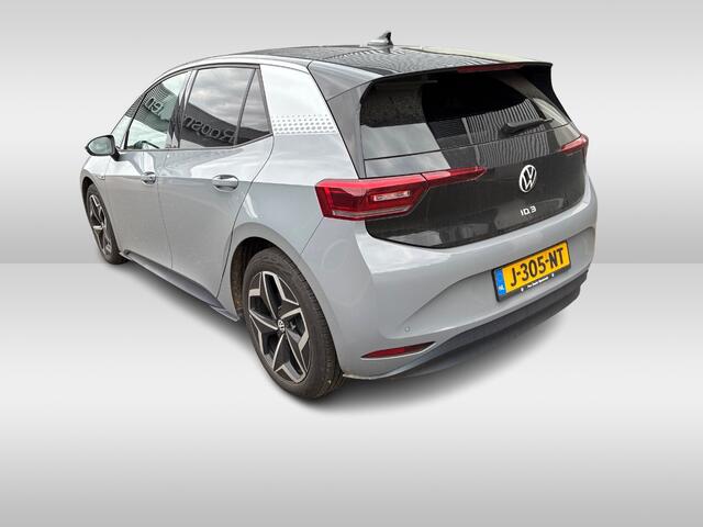 Volkswagen ID.3 First Plus 58 kWh / Camera / Keyless / Matrix LED / Interieurvoorverwarming / 19'' / DAB / 19'' / Navigatie / ACC