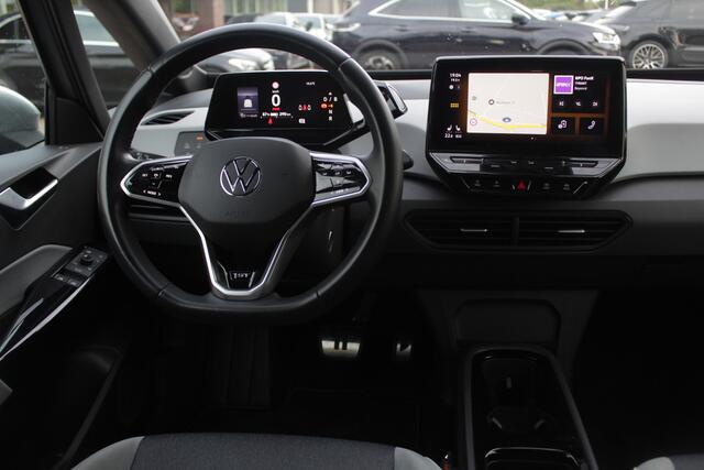 Volkswagen ID.3 First Plus 58 kWh SOH 93,5% / Camera / Keyless / Matrix LED / Interieurvoorverwarming / 19'' / DAB / 19'' / Navigatie / ACC