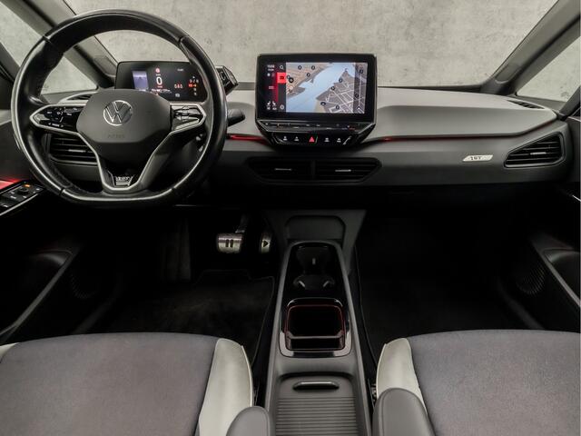 Volkswagen ID.3 First Plus 58 kWh 204Pk Automaat (APPLE CARPLAY, GROOT NAVI, CAMERA, STUUR/STOELVERWARMING, KEYLESS, GETINT GLAS, ADAPTIVE CRUISE, ZWART HEMEL, NIEUWSTAAT)