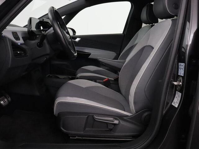 Volkswagen ID.3 First Plus 58 kWh | Stoelverwarming | Adaptive cruise | Matrix LED | Camera | Carplay | Sfeerverlichting | Navigatie | Keyless | Stuurverwarming