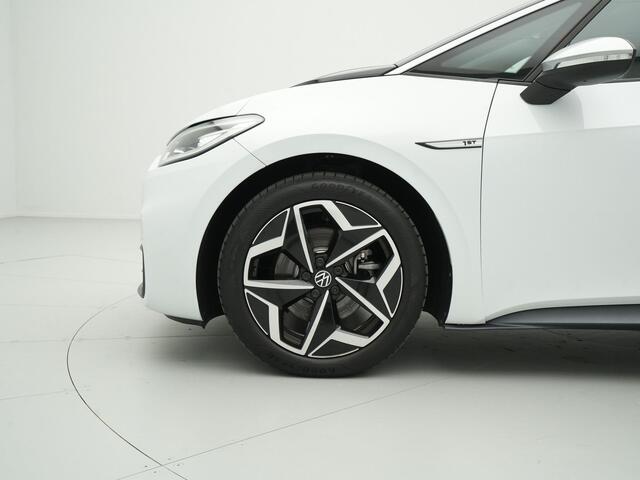 Volkswagen ID.3 First Plus 58 kWh 204pk Navigatie Camera Stoelverwarming Acc 15