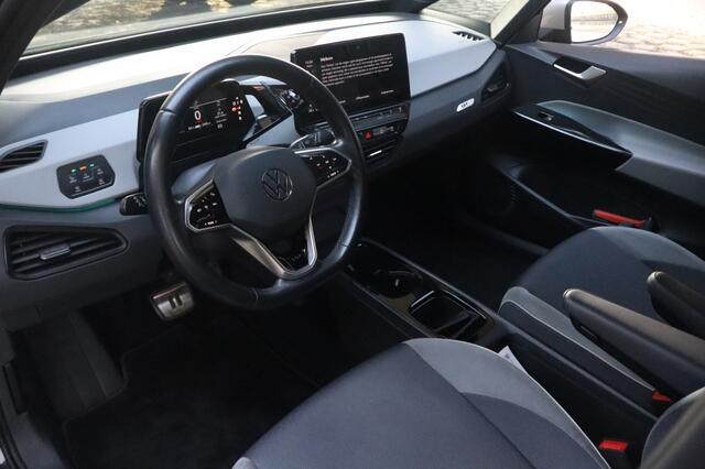 Volkswagen ID.3 First Plus 58 kWh | Trekhaak | Camera