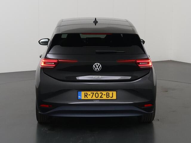 Volkswagen ID.3 Pro 58 kWh | SOH 95% | Ele. verstelbare stoelen | Navigatie | Stoel/stuurverwarming | Camera | DAB | Sportstoelen | Panoramadak | IQ Light | Warmtepomp | Apple CarPlay/Android Auto |