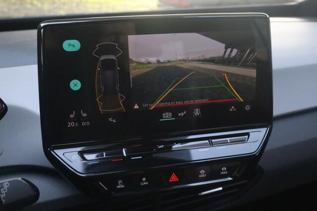 Volkswagen ID.3 First Plus 58 kWh | Trekhaak | Camera