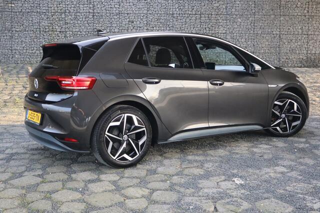 Volkswagen ID.3 First Plus 58 kWh | Trekhaak | Camera