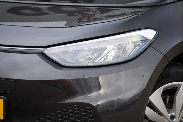 Volkswagen ID.3 First 58 kWh | Adapt. Cruise | Navi | Stoelverw. | PDC V+A | 18"