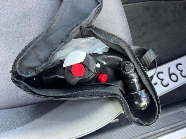 Volkswagen ID.3 First Plus 204PK 58 kWh / Zwart Dak / LED / Navigatie / Camera / Haak+ / 19" LMV