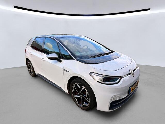 Volkswagen ID.3 First Plus 204PK 58 kWh / Zwart Dak / LED / Navigatie / Camera / Haak+ / 19" LMV