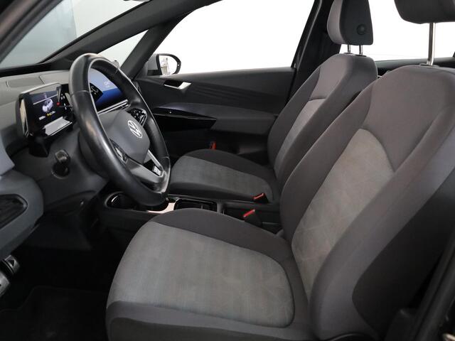 Volkswagen ID.3 First 58 kWh 204 pk | Navigatie | Parkeersensoren | Adaptieve cruise control | Stoelverwarming | Apple Carplay/Android Auto |