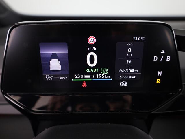 Volkswagen ID.3 First 58 kWh 204 PK | Navigatie | Parkeersensoren | Stoelverwarming | Apple car play / android auto