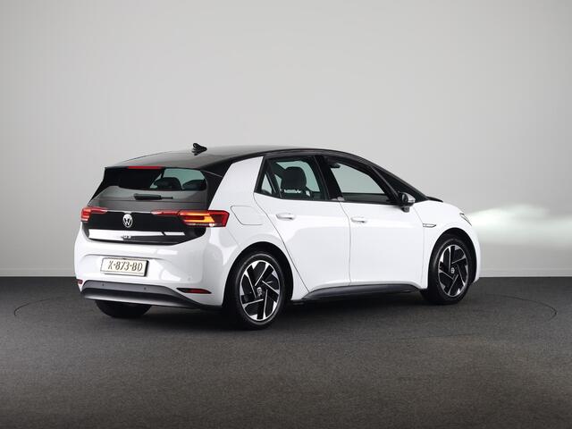 Volkswagen ID.3 First 58 kWh 204 PK | Steunhaak | Navigatie | Parkeersensoren | Stoelverwarming