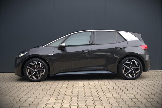 Volkswagen ID.3 First Plus 58 kWh | Stoelverwarming | Stuurverwarming | Camera | Adaptive Cruise Control | Navigatie | Keyless | Parkeersensoren | LED | Apple Carplay | BTW | NAP |