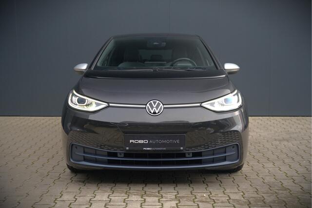 Volkswagen ID.3 First Plus 58 kWh | Stoelverwarming | Stuurverwarming | Camera | Adaptive Cruise Control | Navigatie | Keyless | Parkeersensoren | LED | Apple Carplay | BTW | NAP |
