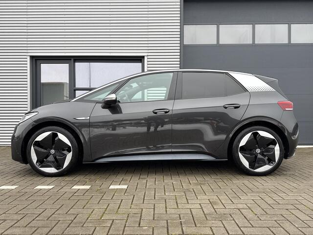Volkswagen ID.3 First Max 58 kWh ?SOH 93.3% ?Panoramadak ?Matrix LED ?Full LED ?Stuur- Stoelverwarming ?Sfeerverlichting ?Navigatie ?Camera ?Lichtmetaal 20" ?Parkeersensoren