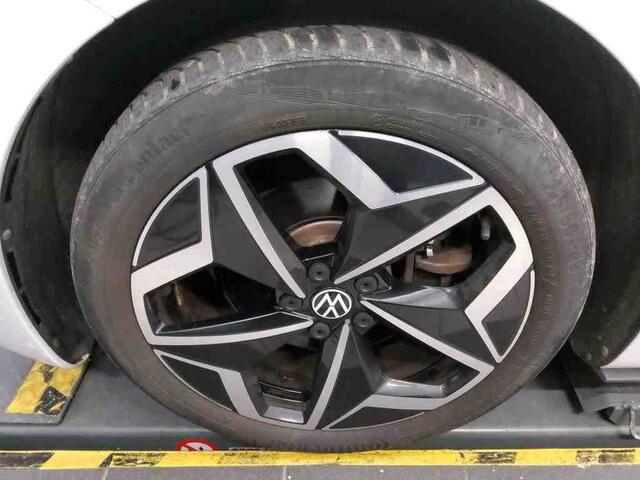 Volkswagen ID.3 Pure Performance 45 kWh | 19" Licht metaal | Nieuwe banden | Carplay
