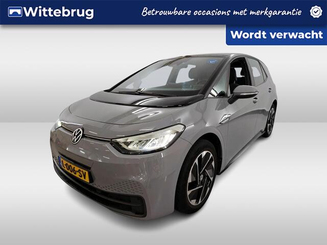 Volkswagen ID.3 Life 58 kWh 204pk Navigatie / 18"LM velgen / Zwart dak / App-connect / Parkeersensoren / Keyless-Go