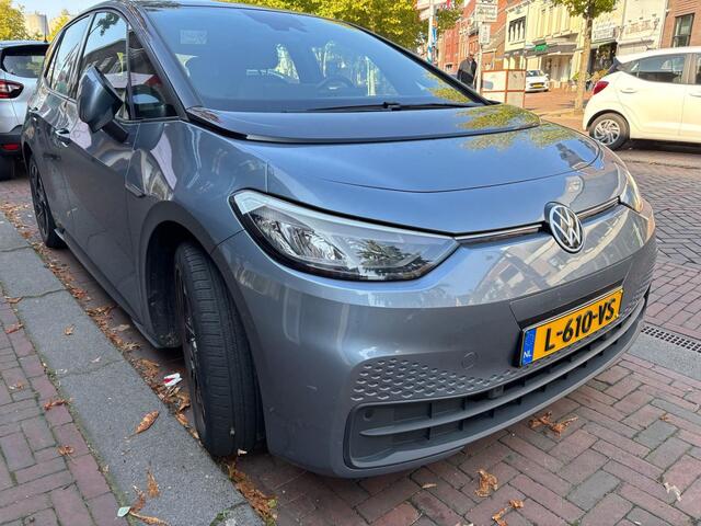 Volkswagen ID.3 Life 58 kWh | Verwarmde stoelen en stuur | App Connect | Navi |