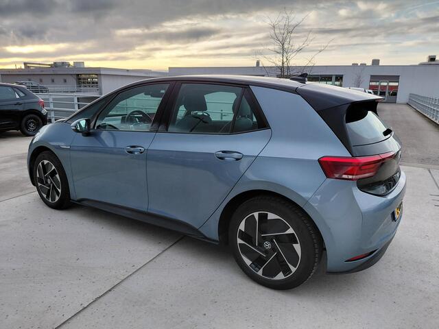 Volkswagen ID.3 Life 58 kWh | Verwarmde stoelen en stuur | App Connect | Navi |