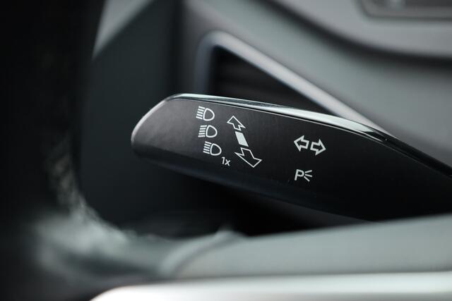 Volkswagen ID.3 Pro 58 kWh | Adapt. Cruise | Stoel- Stuurverwarming | Apple CarPlay | PDC V+A | Navi