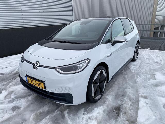 Volkswagen ID.3 First Max 58 kWh NL-Auto vol luxe, Panoramadak, stoel- & stuurverawrming, voorstoelen met massagefunctie, HUD, parkeersensoren, navigatie, dodehoekdetectie