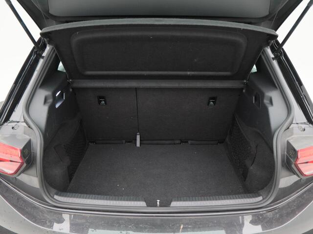 Volkswagen ID.3 First 58 kWh 204 Pk | Trekhaak Afneembaar | Adaptive Cruise | Virtual Cockpit | Stoelverwarming | LED | CarPlay | 18 Inch