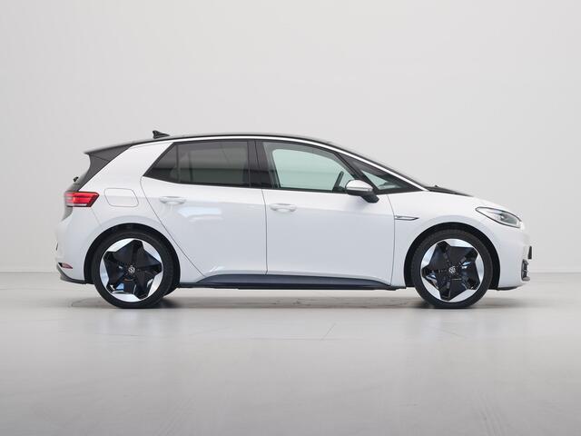 Volkswagen ID.3 First Max 58 kWh 204pk Trekhaak Panorama Navigatie Camera Stoel/Stuurverwarming