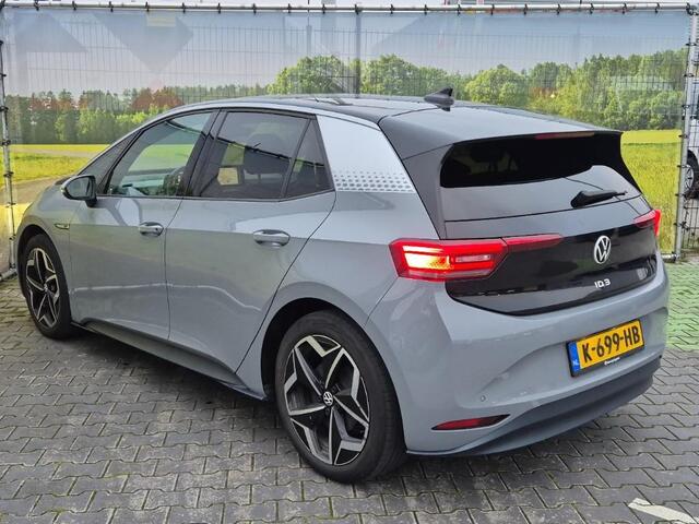Volkswagen ID.3 First Plus 58 kWh Aut | ECC | Stoelverw | Camera's | Stuurverw | Sport pack 19" LM | CarPlay | Etc..