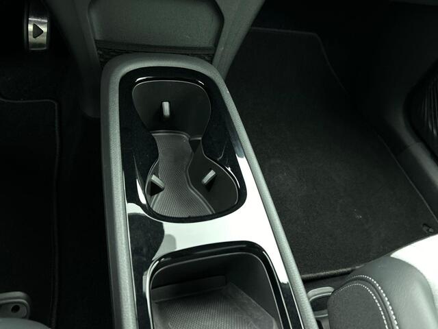 Volkswagen ID.3 Pro Edition 58 kWh Airco ECC Navi Carplay PDC VA + Camera Adaptive Cruise Control Full LED Stoel/Stuurverwarming Alcantara bekleding