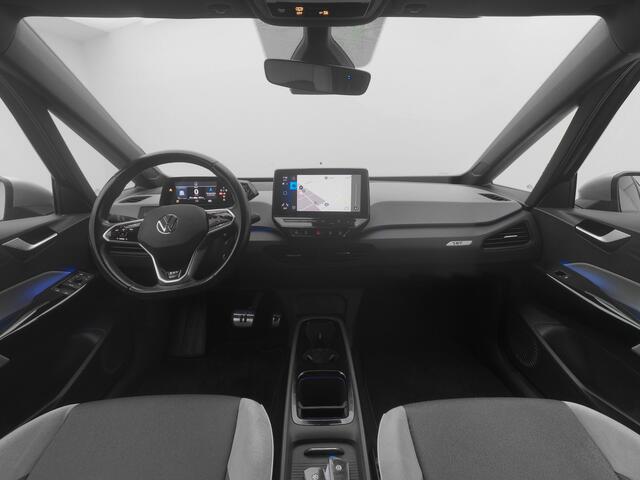 Volkswagen ID.3 First Plus 58 kWh | CAMERA | ADAPTIVE | STOEL- EN STUURVERW.