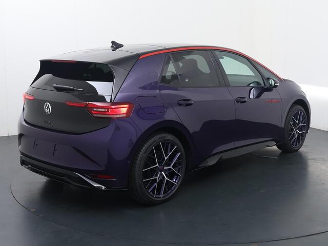 Volkswagen ID.3 GTX Limited Edition 79 kWh accu, 240 kW / 326 PK | Fire & Ice pakket | Panoramadak | Variabele laadbodem |