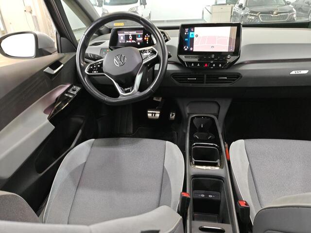 Volkswagen ID.3 First Plus 58 kWh 204pk / LED / Navigatie / Camera / Donker Glas / 19" LMV