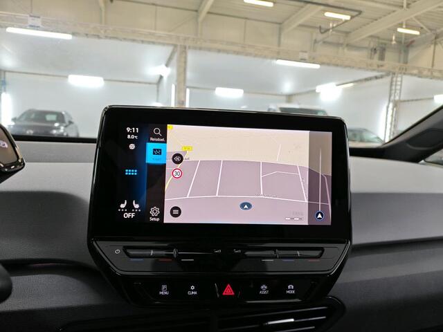Volkswagen ID.3 First Plus 58 kWh 204pk / LED / Navigatie / Camera / Donker Glas / 19" LMV