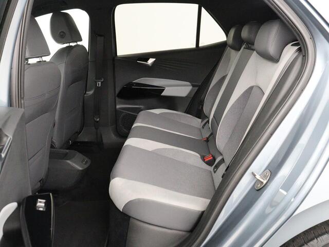 Volkswagen ID.3 Business 58 kWh | Stoel & stuurverwarming | Matrix LED | Carplay | Camera | Adaptive cruise | Keyless | Navigatie | Parkeerhulp | Bluetooth