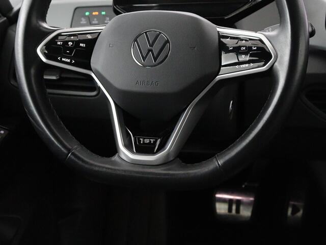 Volkswagen ID.3 First Plus 58 kWh | Stoel & stuurverwarming | Camera | Adaptive cruise | Sfeerverlichting | Carplay | Navigatie | Matrix LED | Parkeerhulp | Sfeerverlichting | Climate control