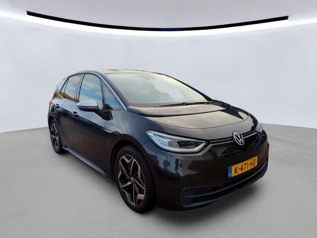 Volkswagen ID.3 First Plus 58 kWh Navigatie / Stoelverwarming / Clima / App-connect / Achteruitrijcamera + Parkeersensoren