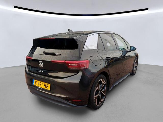 Volkswagen ID.3 First Plus 58 kWh Navigatie / Stoelverwarming / Clima / App-connect / Achteruitrijcamera + Parkeersensoren