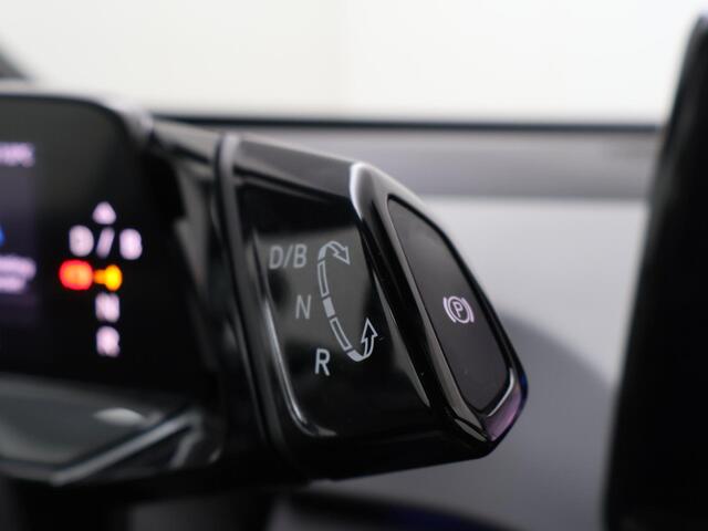 Volkswagen ID.3 First Plus 58 kWh | 204 PK | SoH 85% | Matrix LED | 19" LM velgen | Apple Carplay/Android Auto | Voorstoelen verwarmd |