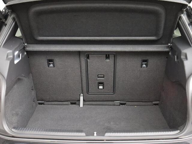 Volkswagen ID.3 First Plus 58 kWh | SoH 95,3% | ACC | Navigatie | Camera | IQ Light!