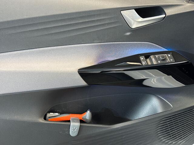 Volkswagen ID.3 Life 58 kWh 204pk Adaptive Cruise Control | Parkeersensoren vóór en achter | Velgen 'East Derry', 18 inch