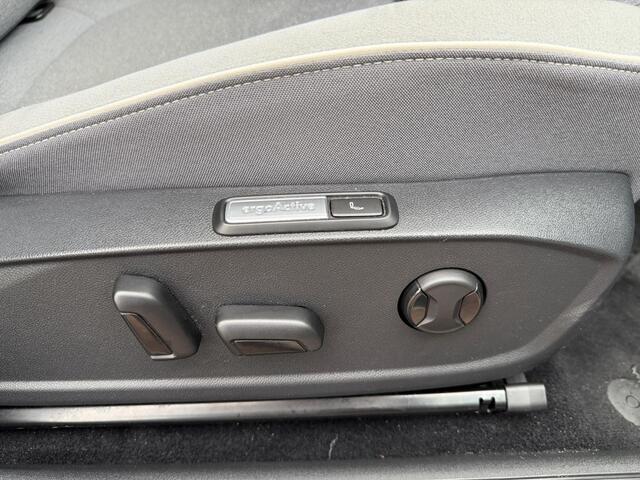 Volkswagen ID.3 First Max 204 PK 58 kWh ? Pano ? Massage ? Trekhaak