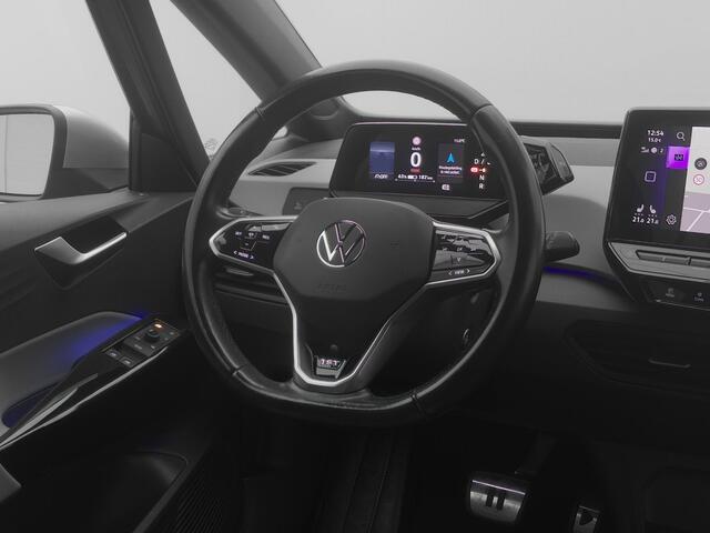 Volkswagen ID.3 First Plus 58 kWh | CAMERA | ADAPTIVE | STOEL- EN STUURVERW.
